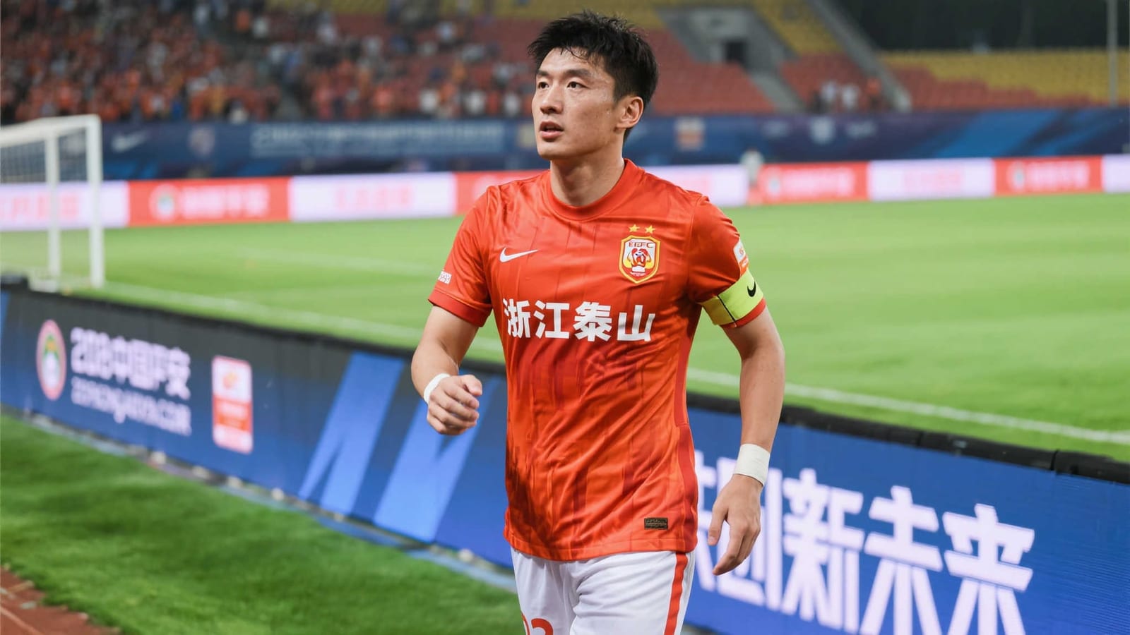 欧冠赛前前瞻怎么做：主客场状态与战术对位分析